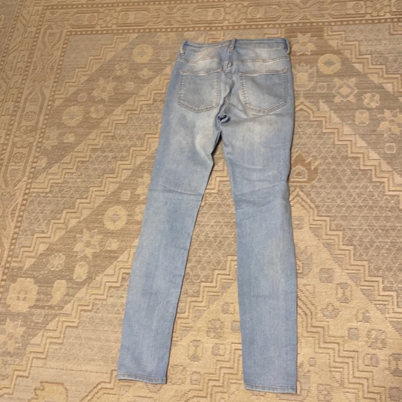 DIVINED GIRL DISTRESSED SIZE 4 JEAN LIKE NEW - Picture 2 of 11